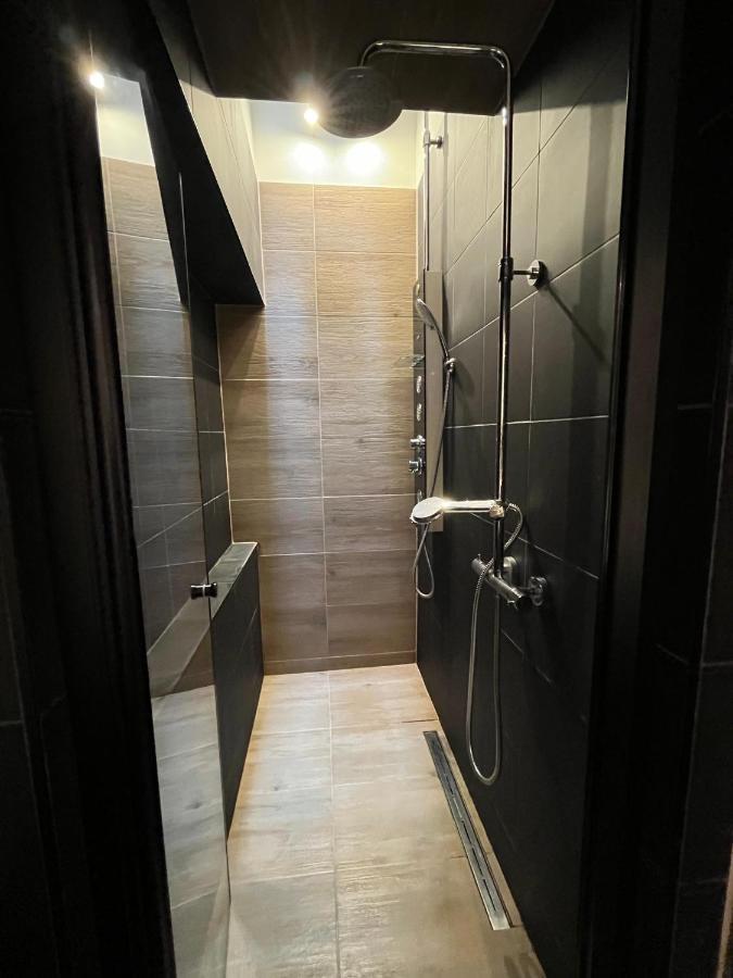 Old Town Napoleon Crib Apartment บูคาเรสต์ ภายนอก รูปภาพ